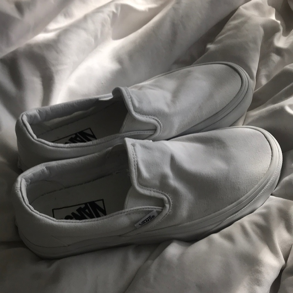 WHITE SLIP ON VANS